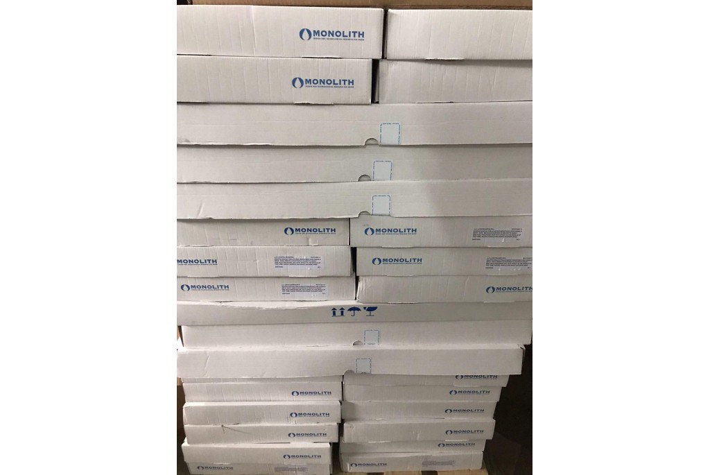 Свежее постпупление душирующих устройств Monolith и комплектующих на склад! 